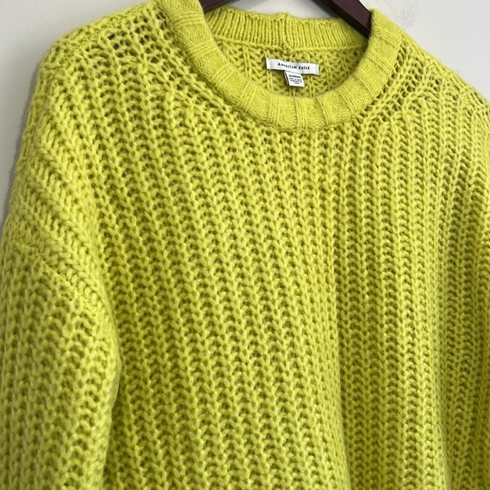 American Eagle Women’s Cropped Chunky Knit Sweater Size XS - Picture 2 of 8